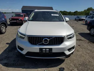 2020 Volvo XC40 Inscription z VIN YV4162UL1L2320498, wystawiony jako Copart lot #58047125 z przebiegiem 64 346 mil mil oraz Szkoda całkowita • Salvage title. Historia ofert i sprzedaży dostępna na DreamBid. Obrazek 5.