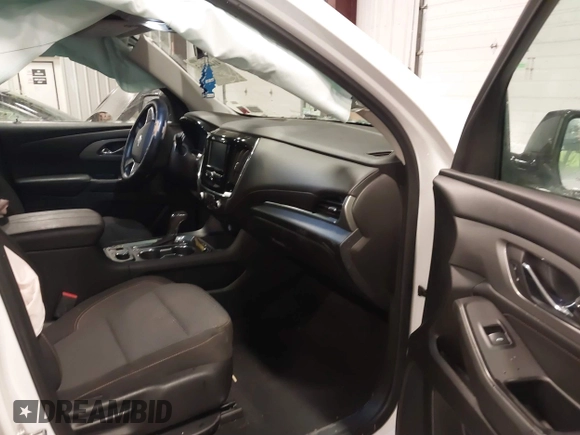 2018 Chevrolet Traverse LS with VIN 1GNEVFKW8JJ193464, listed as a IAAI auction lot 41448963 with 90,910 mi miles. Bid and sale history available at carsss.com. Image 5.