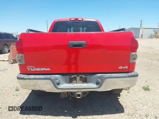 2008 Toyota Tundra z VIN 5TFBV54128X080074, wystawiony jako IAAI lot #42227681 z przebiegiem 176 042 mil mil oraz . Historia ofert i sprzedaży dostępna na DreamBid. Obrazek 16.