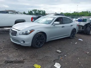 2012 Infiniti M z VIN JN1BY1AP4CM330257, wystawiony jako IAAI lot #42341877 z przebiegiem 119 023 mil mil oraz . Historia ofert i sprzedaży dostępna na DreamBid. Obrazek 2.