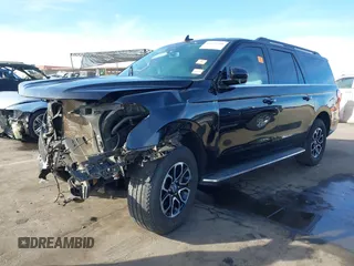 2022 Ford Expedition Max XLT z VIN 1FMJK1HT6NEA09150, wystawiony jako IAAI lot #41423268 z przebiegiem 17 336 mil mil oraz . Historia ofert i sprzedaży dostępna na DreamBid. Obrazek 19.
