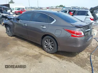 2015 Nissan Altima S with VIN 1N4AL3AP2FN379061, listed as a IAAI auction lot 41995960 with 313,153 mi miles and . Bid and sale history available at carsss.com. Image 3.
