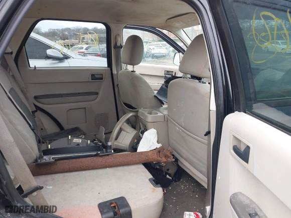 2008 Ford Escape Hybrid with VIN 1FMCU59H08KA59214, listed as a IAAI auction lot 41628625 with 999,999 mi miles. Bid and sale history available at carsss.com. Image 8.