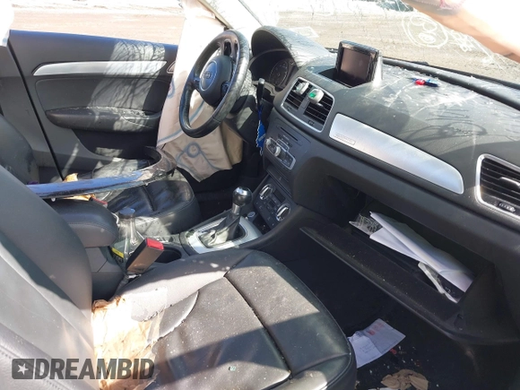 2015 Audi Q3 Premium Plus z VIN WA1EFCFS4FR001441, wystawiony jako IAAI lot #41813239 z przebiegiem 112 795 mil mil oraz . Historia ofert i sprzedaży dostępna na DreamBid. Obrazek 5.