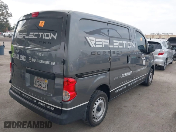 2021 Nissan NV200 SV z VIN 3N6CM0KN2MK690257, wystawiony jako IAAI lot #42086985 z przebiegiem 63 614 mil mil oraz . Historia ofert i sprzedaży dostępna na DreamBid. Obrazek 4.