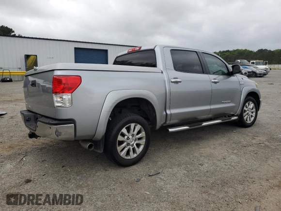 2013 Toyota Tundra Limited z VIN 5TFFY5F18DX136180, wystawiony jako Copart lot #51525745 z przebiegiem Nie podano mil oraz Szkoda całkowita • Salvage title. Historia ofert i sprzedaży dostępna na DreamBid. Obrazek 3.