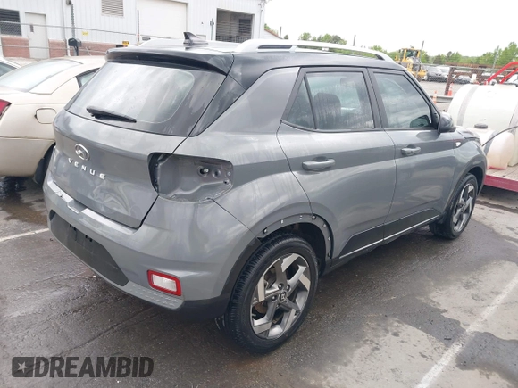 2022 Hyundai Venue SEL with VIN KMHRC8A31NU172040, listed as a IAAI auction lot 42037444 with 26,432 mi miles and . Bid and sale history available at DreamBid. Image 4.