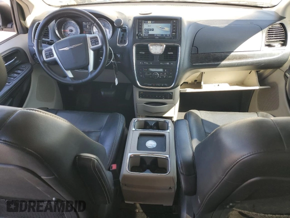 2011 Chrysler Town & Country Touring L z VIN 2A4RR8DG6BR702751, wystawiony jako Copart lot #58541045 z przebiegiem 170 144 mil mil oraz Szkoda całkowita • Salvage title. Historia ofert i sprzedaży dostępna na DreamBid. Obrazek 8.