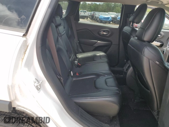 2019 Jeep Cherokee Latitude Plus z VIN 1C4PJMLBXKD191003, wystawiony jako Copart lot #58204625 z przebiegiem 57 866 mil mil oraz Szkoda całkowita • Salvage title. Historia ofert i sprzedaży dostępna na DreamBid. Obrazek 11.