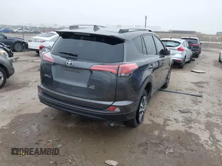 2017 Toyota RAV4 LE z VIN 2T3BFREV8HW667907, wystawiony jako IAAI lot #42130136 z przebiegiem 129 831 mil mil oraz . Historia ofert i sprzedaży dostępna na DreamBid. Obrazek 4.