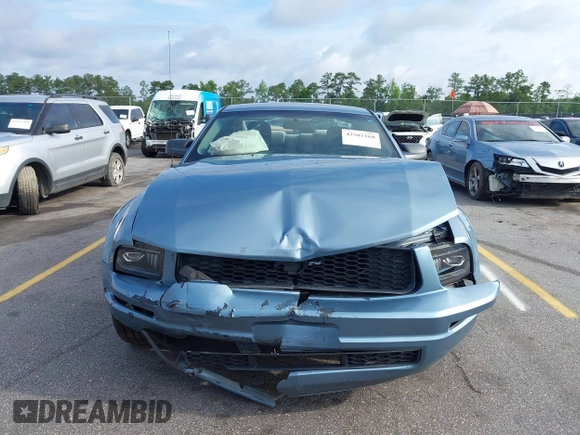 2007 Ford Mustang Deluxe with VIN 1ZVFT80N675294588, listed as a IAAI auction lot 42502168 with 121,562 mi miles and . Bid and sale history available at DreamBid. Image 12.