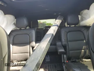 2023 Lincoln Navigator Reserve z VIN 5LMJJ3LG7PEL02726, wystawiony jako Copart lot #55732934 z przebiegiem Nie podano mil oraz Szkoda całkowita • Salvage title. Historia ofert i sprzedaży dostępna na DreamBid. Obrazek 10.