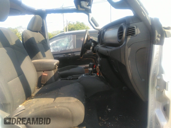 2022 Jeep Gladiator Willys with VIN 1C6HJTAG0NL131004, listed as a IAAI auction lot 40307060 with Not provided miles and . Bid and sale history available at DreamBid. Image 5.
