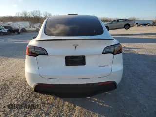 2022 Tesla Model Y Performance with VIN 7SAYGDEF8NF494770, listed as a Copart auction lot 42031405 with 28,724 mi miles and Salvage Title. Bid and sale history available at DreamBid. Image 6.