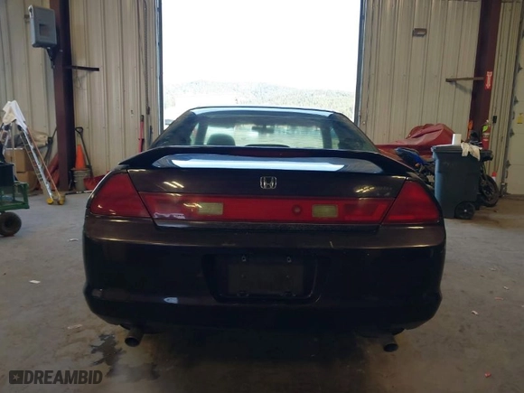 1998 Honda Accord Cpe EX with VIN 1HGCG225XWA014392, listed as a IAAI auction lot 41835900 with 206,246 mi miles. Bid and sale history available at carsss.com. Image 16.