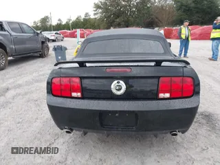 2007 Ford Mustang GT Deluxe with VIN 1ZVHT85H275363238, listed as a IAAI auction lot 41391726 with 203,700 mi miles and . Bid and sale history available at carsss.com. Image 16.