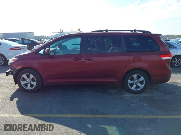 2012 Toyota Sienna LE AAS with VIN 5TDKK3DCXCS227268, listed as a IAAI auction lot 41504555 with 268,609 mi miles. Bid and sale history available at carsss.com. Image 14.