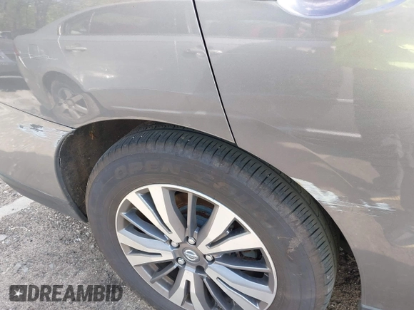 2018 Nissan Pathfinder SL with VIN 5N1DR2MN2JC641929, listed as a IAAI auction lot 42007326 with 176,024 mi miles. Bid and sale history available at carsss.com. Image 17.