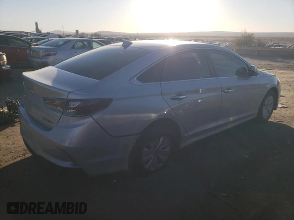 2018 Hyundai Sonata Hybrid SE with VIN KMHE24L39JA086803, listed as a Copart auction lot 80312534 with 0 mi miles and Clean Title. Bid and sale history available at carsss.com. Image 3.