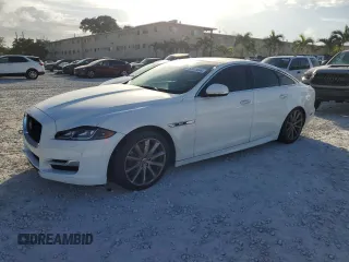 2018 Jaguar XJ with VIN SAJWA1C77J8W14750, listed as a Copart auction lot 87273204 with 51,040 mi miles and Clean Title. Bid and sale history available at carsss.com. Image 1.