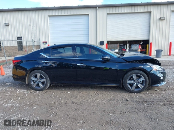 2020 Nissan Altima 2.5 SL with VIN 1N4BL4EV4LC221508, listed as a IAAI auction lot 41307608 with 61,414 mi miles. Bid and sale history available at carsss.com. Image 13.