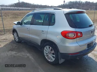 2011 Volkswagen Tiguan SE with VIN WVGBV7AX2BW562055, listed as a IAAI auction lot 41642084 with 175,407 mi miles and . Bid and sale history available at DreamBid. Image 3.