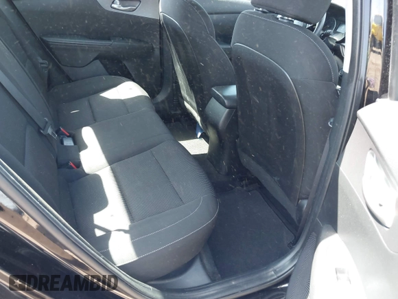 2021 Kia Forte LXS z VIN 3KPF24AD2ME338591, wystawiony jako IAAI lot #42231929 z przebiegiem 86 008 mil mil oraz . Historia ofert i sprzedaży dostępna na DreamBid. Obrazek 8.