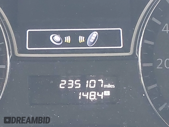 2014 Nissan Pathfinder SV with VIN 5N1AR2MM1EC682262, listed as a IAAI auction lot 42132205 with 235,107 mi miles. Bid and sale history available at carsss.com. Image 16.