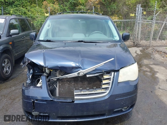 2008 Chrysler Town & Country Touring with VIN 2A8HR54P08R103930, listed as a IAAI auction lot 41971203 with 149,532 mi miles. Bid and sale history available at carsss.com. Image 12.