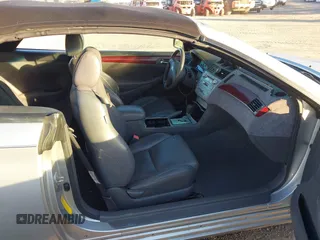2005 Toyota Solara SE z VIN 4T1FA38P65U040475, wystawiony jako IAAI lot #41816379 z przebiegiem 174 402 mil mil oraz . Historia ofert i sprzedaży dostępna na DreamBid. Obrazek 5.