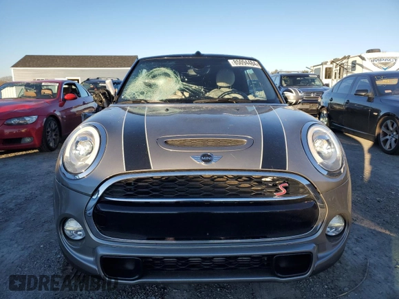 2017 MINI Convertible Cooper S z VIN WMWWG9C3XH3C80939, wystawiony jako Copart lot #85094484 z przebiegiem 56 731 mil mil oraz Szkoda całkowita • Salvage title. Historia ofert i sprzedaży dostępna na DreamBid. Obrazek 5.