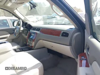 2014 Chevrolet Tahoe LT z VIN 1GNSCBE02ER181908, wystawiony jako IAAI lot #41628601 z przebiegiem 189 151 mil mil oraz . Historia ofert i sprzedaży dostępna na DreamBid. Obrazek 5.