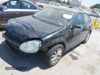 2010 Volkswagen Jetta Limited Edition z VIN 3VWAZ7AJ8AM073381, wystawiony jako IAAI lot #42641817 z przebiegiem 79 927 mil mil oraz . Historia ofert i sprzedaży dostępna na DreamBid. Obrazek 2.