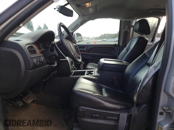 2014 GMC Yukon XL SLT with VIN 1GKS2KE72ER128316, listed as a Copart auction lot 48046305 with 144,072 mi miles and Salvage Title. Bid and sale history available at carsss.com. Image 7.