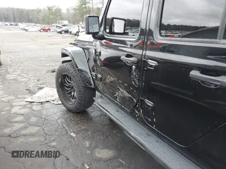 2022 Jeep Gladiator High Altitude z VIN 1C6HJTFG1NL164764, wystawiony jako IAAI lot #41727357 z przebiegiem 28 222 mil mil oraz . Historia ofert i sprzedaży dostępna na DreamBid. Obrazek 17.