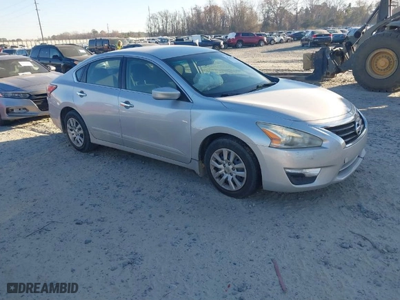 2015 Nissan Altima 2.5 with VIN 1N4AL3AP4FC280561, listed as a IAAI auction lot 41684704 with 130,991 mi miles. Bid and sale history available at carsss.com. Image 1.