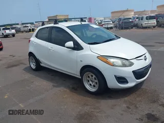 2014 Mazda 2 Sport z VIN JM1DE1KY9E0181733, wystawiony jako IAAI lot #41907658 z przebiegiem 143 301 mil mil oraz . Historia ofert i sprzedaży dostępna na DreamBid. Obrazek 1.
