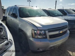 2010 Chevrolet Suburban LT with VIN 1GNUCJE08AR133956, listed as a Copart auction lot 76145714 with 212,459 mi miles and Salvage Title. Bid and sale history available at carsss.com. Image 4.
