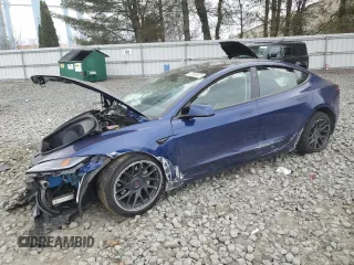 2024 Tesla Model 3 with VIN 5YJ3E1EAXRF829940, listed as a Copart auction lot 47689675 with 7,992 mi miles and Salvage Title. Bid and sale history available at carsss.com. Image 1.