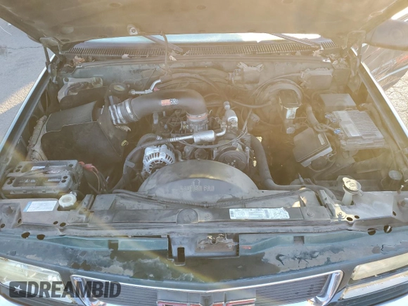 1997 GMC Suburban with VIN 3GKFK16RXVG513571, listed as a Copart auction lot 82086924 with 190,142 mi miles and Salvage title. Bid and sale history available at DreamBid. Image 11.