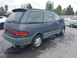 1991 Toyota Previa LE z VIN JT3AC12RXM1003215, wystawiony jako IAAI lot #42068000 z przebiegiem 127 150 mil mil oraz . Historia ofert i sprzedaży dostępna na DreamBid. Obrazek 4.