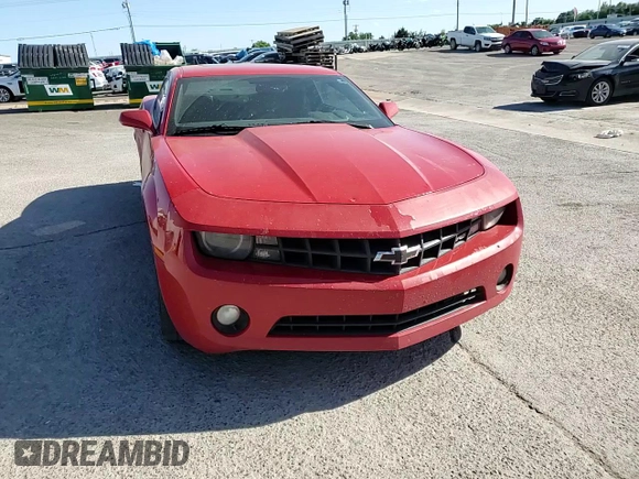 2011 Chevrolet Camaro 2LT z VIN 2G1FC1ED4B9193354, wystawiony jako Copart lot #57403725 z przebiegiem 255 443 mil mil oraz Szkoda całkowita • Salvage title. Historia ofert i sprzedaży dostępna na DreamBid. Obrazek 13.