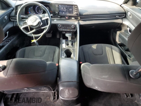 2021 Hyundai Elantra Blue z VIN KMHLM4AJ9MU004915, wystawiony jako Copart lot #58063455 z przebiegiem 158 971 mil mil oraz Czysty tytuł • Clean title. Historia ofert i sprzedaży dostępna na DreamBid. Obrazek 8.