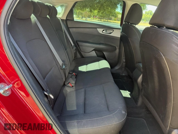 2021 Kia Forte LXS z VIN 3KPF24AD6ME359525, wystawiony jako Copart lot #61786145 z przebiegiem 86 508 mil mil oraz Szkoda całkowita • Salvage title. Historia ofert i sprzedaży dostępna na DreamBid. Obrazek 6.