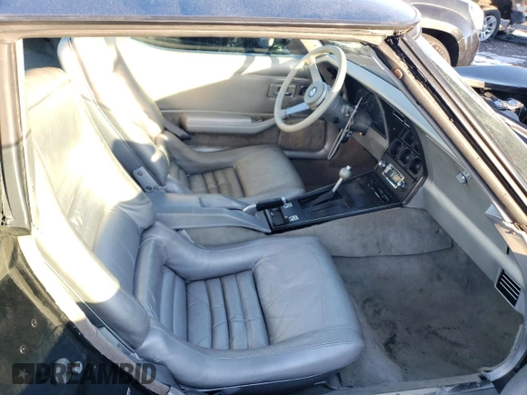 1978 Chevrolet Corvette z VIN 1Z87L8S408216, wystawiony jako Copart lot #41913715 z przebiegiem 61 929 mil mil oraz Czysty tytuł • Clean title. Historia ofert i sprzedaży dostępna na DreamBid. Obrazek 8.