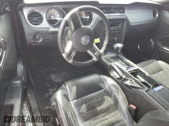 2010 Ford Mustang V6 with VIN 1ZVBP8AN1A5131923, listed as a Copart auction lot 53170985 with 170,449 mi miles and Salvage Title. Bid and sale history available at DreamBid. Image 8.