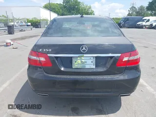 2011 Mercedes-Benz E 350 Luxury z VIN WDDHF5GB0BA307452, wystawiony jako IAAI lot #42151120 z przebiegiem 129 745 mil mil oraz . Historia ofert i sprzedaży dostępna na DreamBid. Obrazek 16.