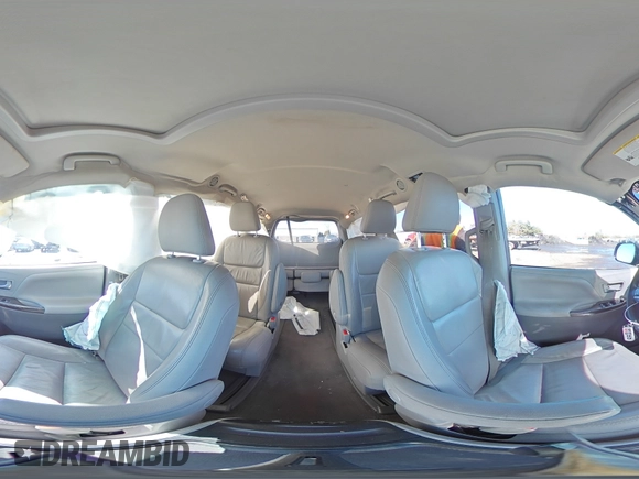 2018 Toyota Sienna XLE with VIN 5TDDZ3DC2JS195479, listed as a Copart auction lot 47213295 with 86,151 mi miles and Salvage Title. Bid and sale history available at carsss.com. Image 14.