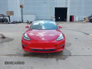 2020 Tesla Model 3 Standard Range Plus z VIN 5YJ3E1EA0LF611657, wystawiony jako IAAI lot #42046234 z przebiegiem 122 557 mil mil oraz . Historia ofert i sprzedaży dostępna na DreamBid. Obrazek 11.