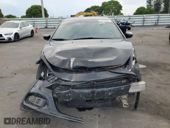2015 Dodge Dart SXT z VIN 1C3CDFBB9FD123014, wystawiony jako Copart lot #57416235 z przebiegiem 122 322 mil mil oraz Szkoda całkowita • Salvage title. Historia ofert i sprzedaży dostępna na DreamBid. Obrazek 5.